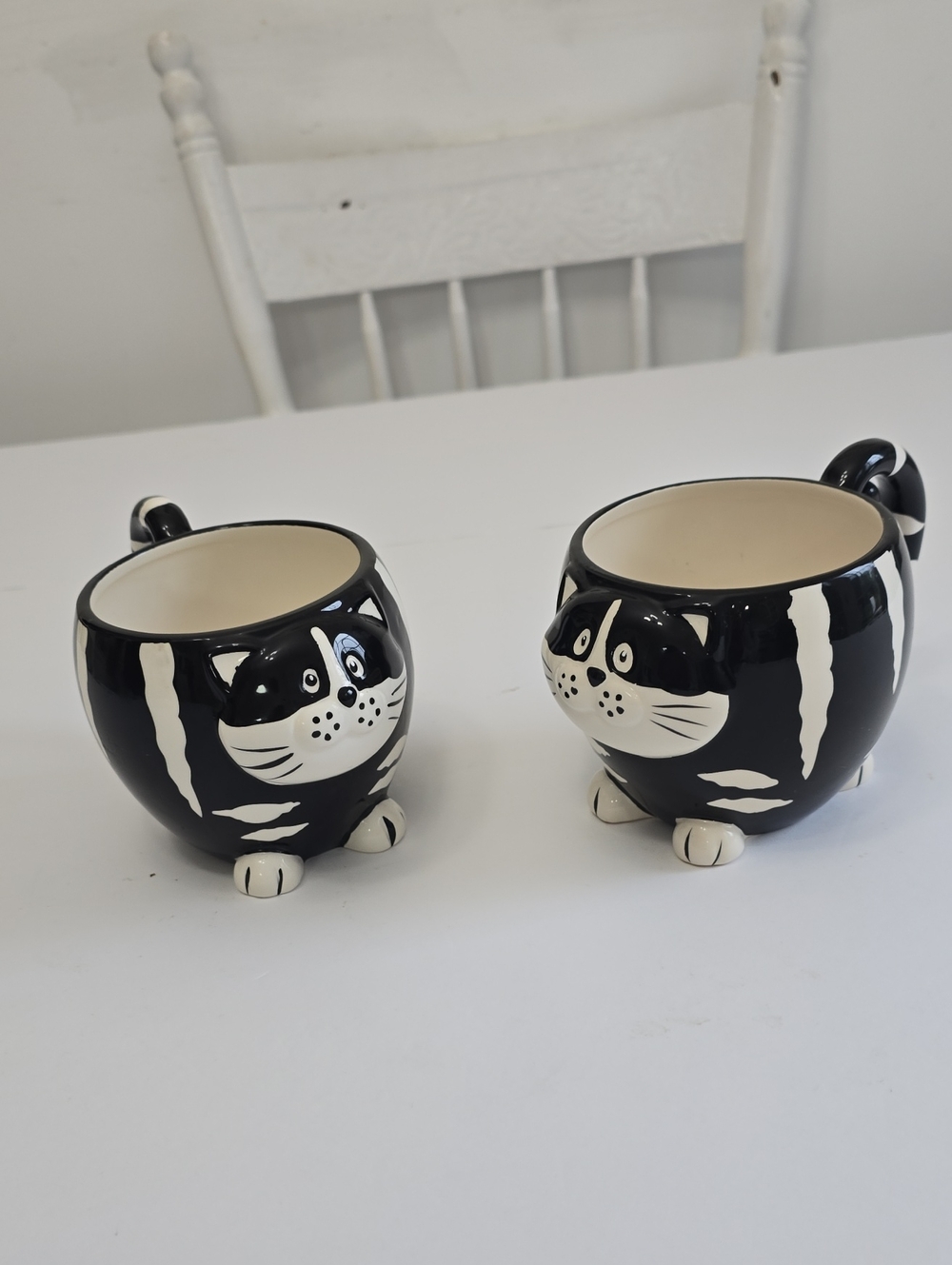 Vintage Pier 1 Imports Set Of 2 Chubby Cats Ceramic Mugs Black White Stripes 3D